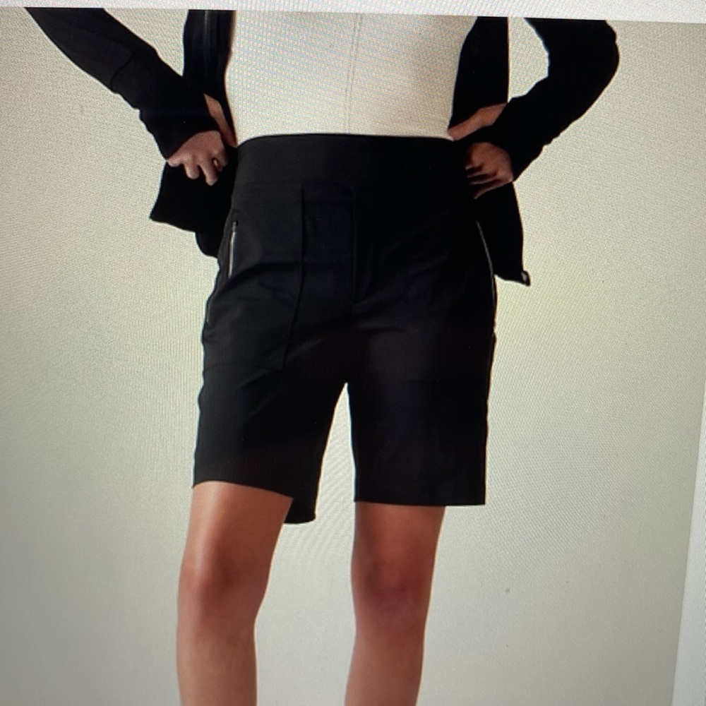Athleta Black Trekkie North Bermuda Short size XS - Picture 2 of 4